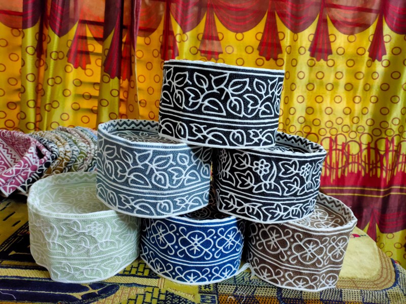 Top-Selling Omani Computer Topi , Fashionable & Functional