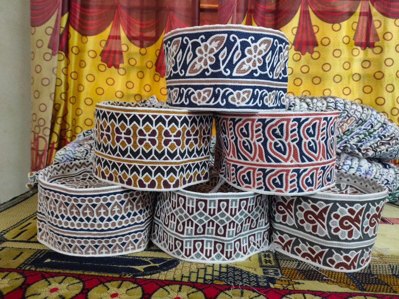Modern Omani Computer Cap Topi Kumma, Youth-Friendly Style