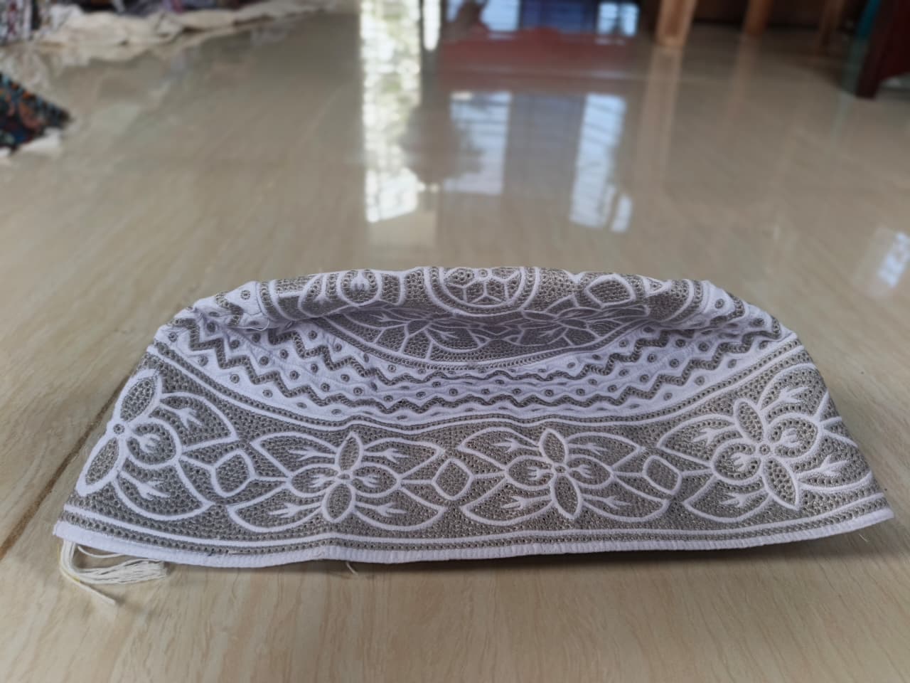 Finest White Omani Caps for Bulk Orders