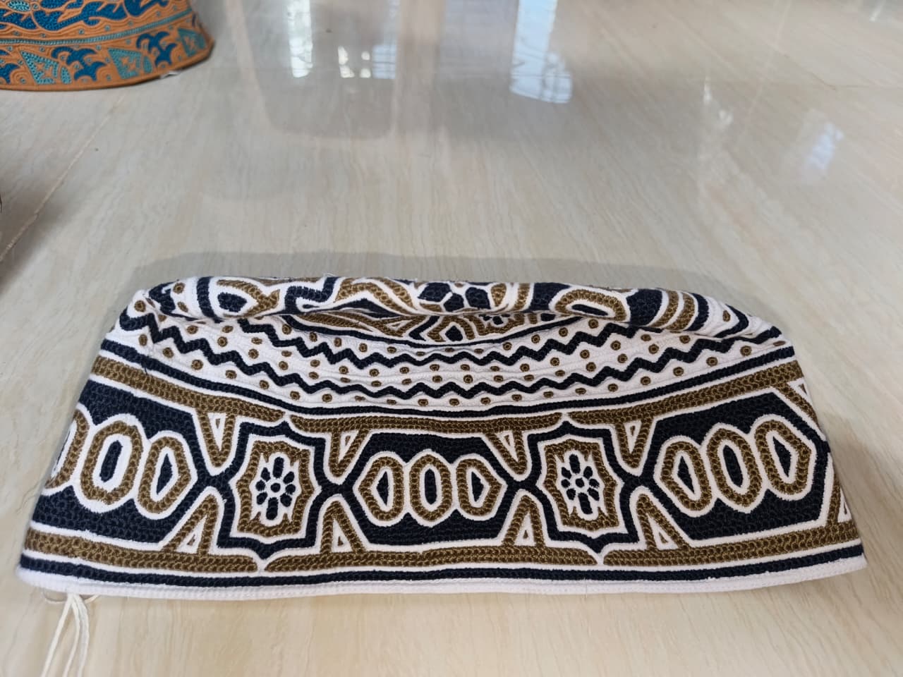 White Omani Caps for Export to India