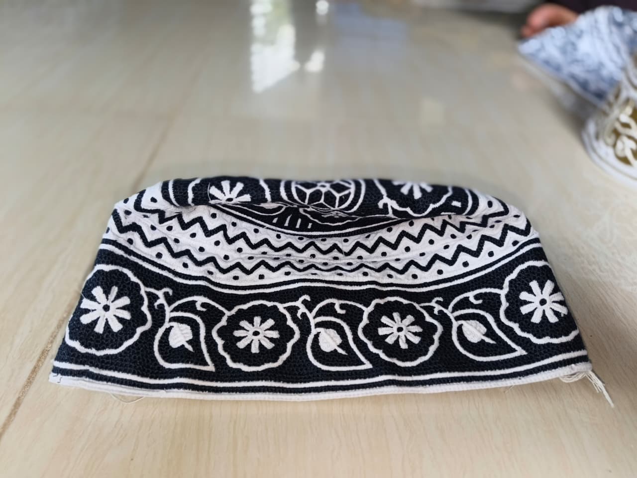 Comfortable White Omani Islamic Cap with Unique Design