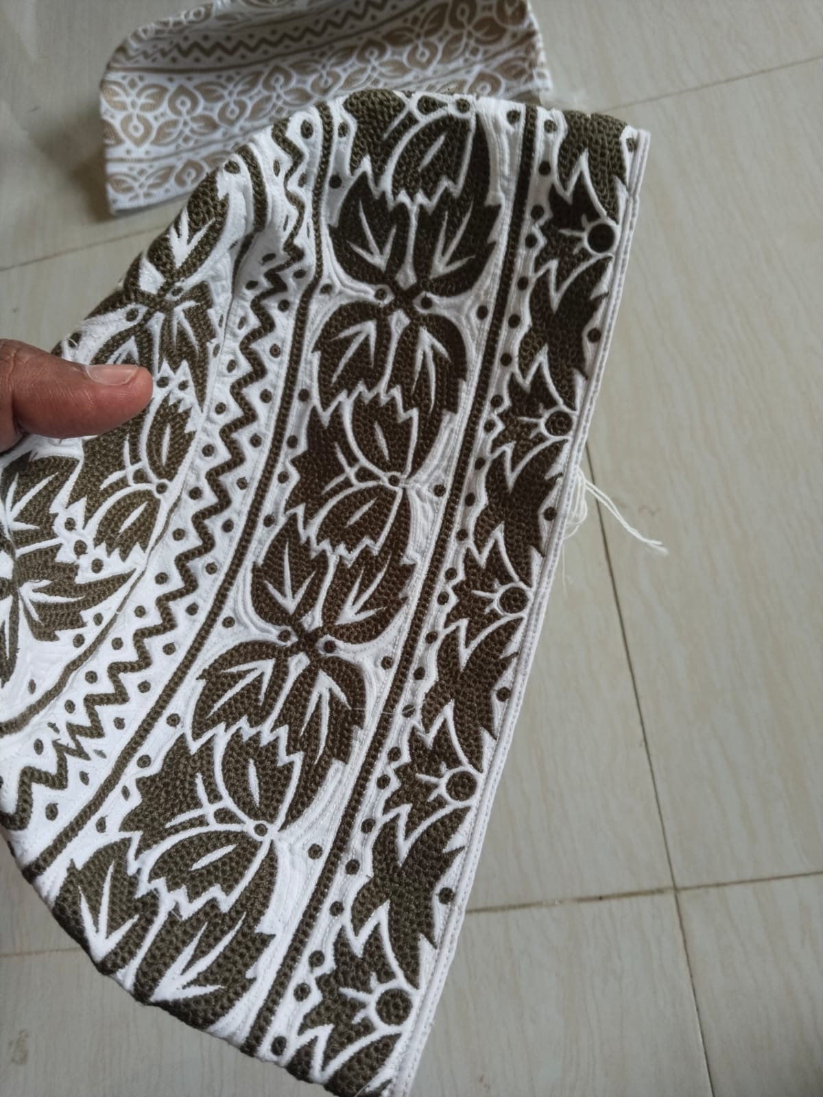 Authentic White Omani Prayer Kumma with Premium Stitching