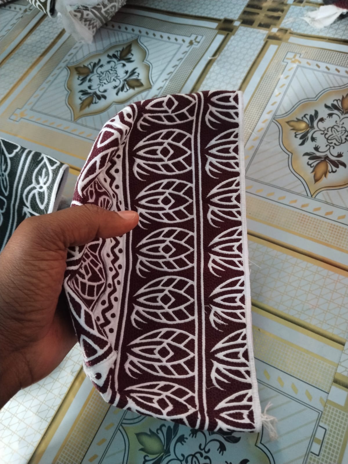 Exclusive White Omani Kumma for Prayer and Islamic Events