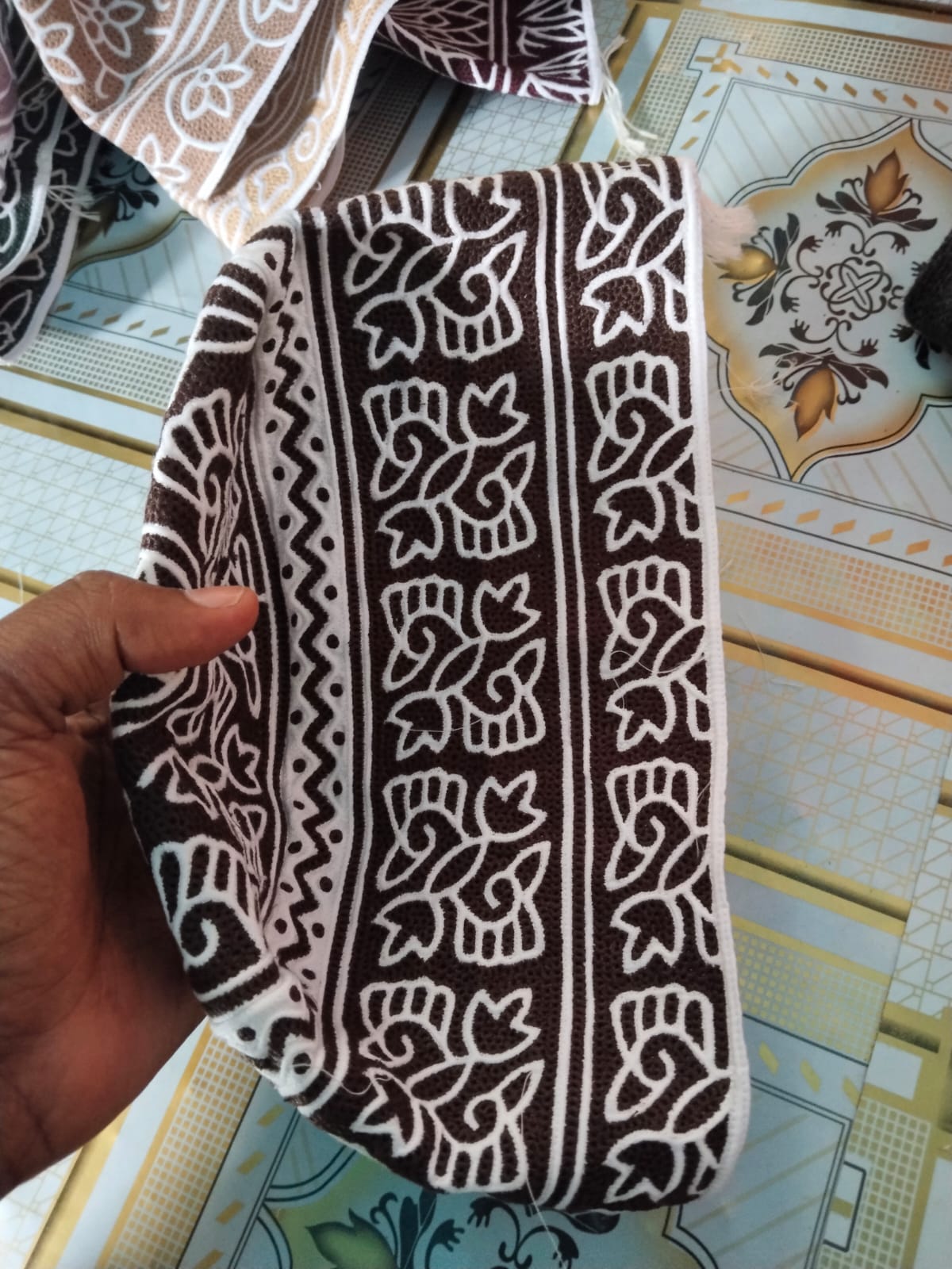 Designer White Omani Muslim Cap with Elegant Stitch Work