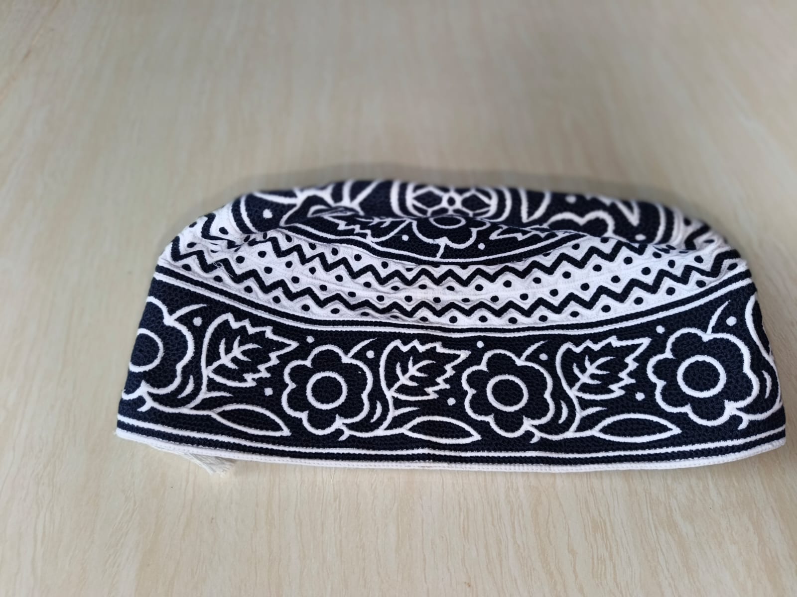 Smart Looking New Omani Kumma