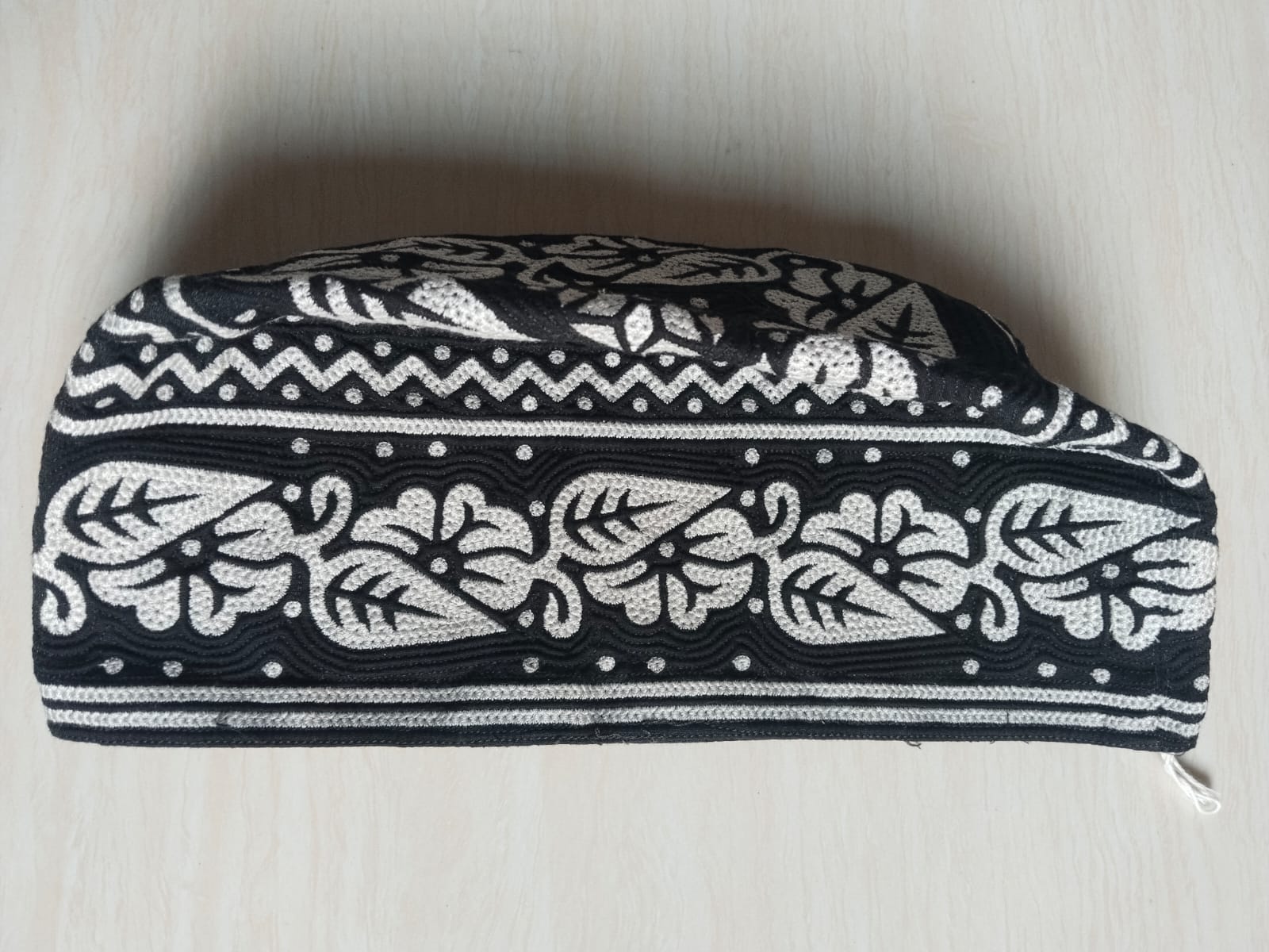 Classic Black Omani Kumma Wholesale