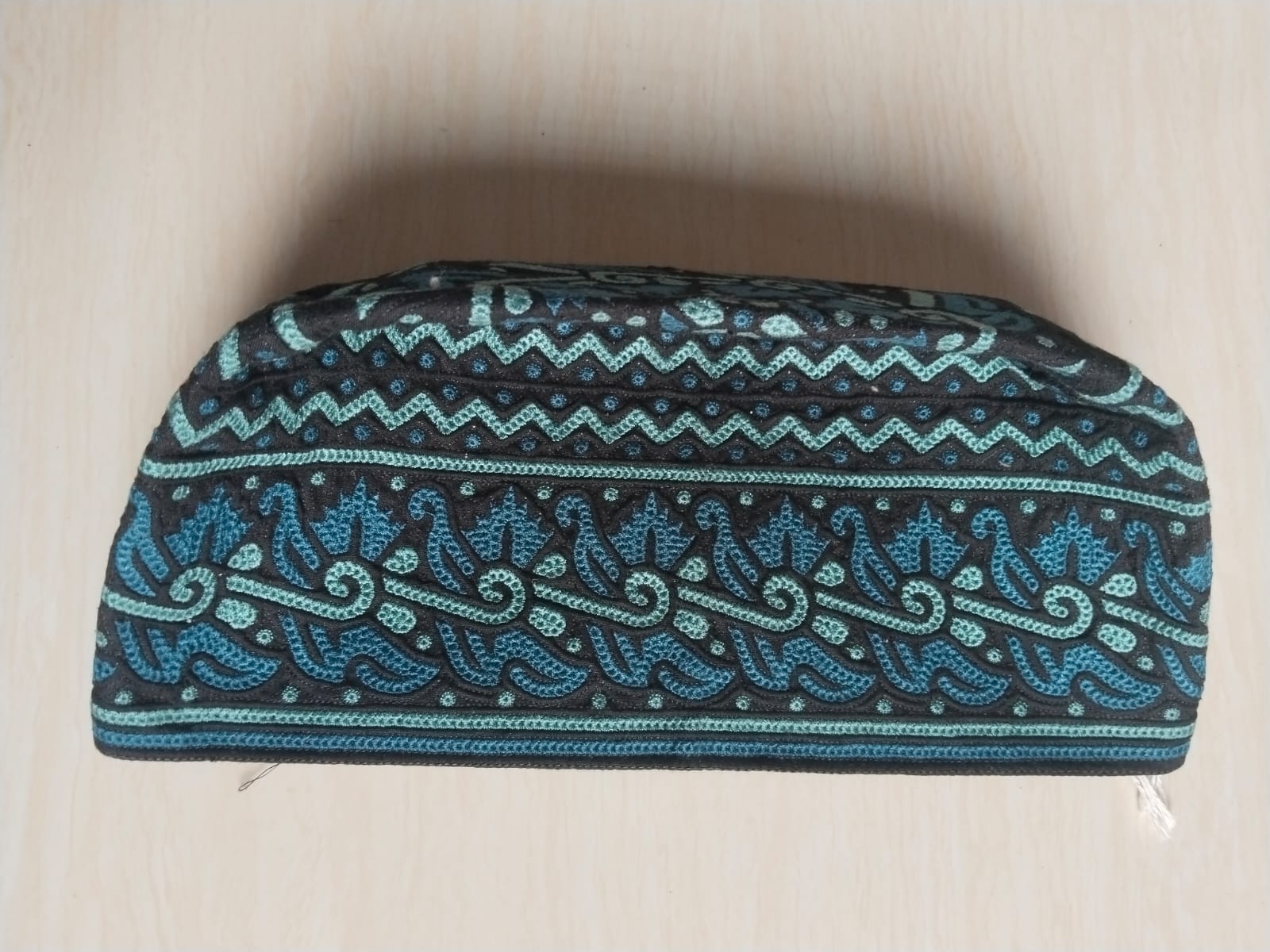 Black Omani Cap Wholesale – Premium Traditional Kumma